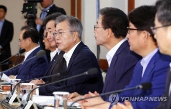 문 정부 첫개각, 정책성과 위한 '쇄신'에 방점…“심기일전“