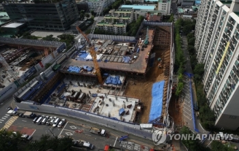 “또 비 온다는데“…땅꺼짐 주변 아파트 주민들 불안 가중