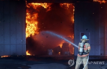 인천 도색업체 가구창고 불 확산…대응 3단계 발령