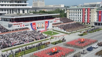 “축소된 북한 열병식, 트럼프에 2차회담 개최 명분…성사가능성 커“