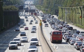 귀경길 고속도로 정체 계속…부산→서울 6시간 40분