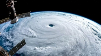태풍 '짜미' 일본 관통 예상…우리나라도 간접 영향권