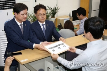 여야, '심재철 사태' 공방 격화…“자해행위“ vs “사과해야“