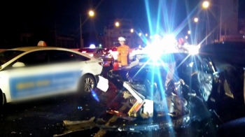 한밤 '흉기' 된 음주 차량…9중 추돌 사고, 1명 숨져