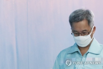'아내폭행' 드루킹 “댓글조작으로 속단하면 안돼“…징역3년 구형