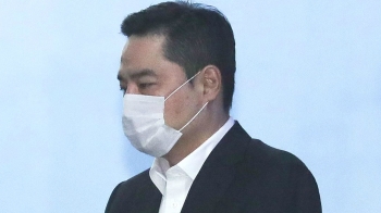 강용석 법정구속…'도도맘 남편' 소송 취하서 위조혐의
