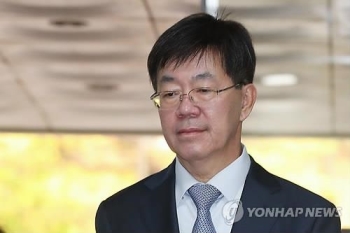 '돈봉투 만찬' 이영렬 전 서울중앙지검장 무죄 확정…“격려 목적“