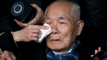 “나 혼자 남아 슬프다…“ 98세 이춘식 할아버지의 눈물