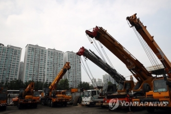 버팀목없는 한국 경제…생산·소비 동반부진 “경제상황 좋지않다“