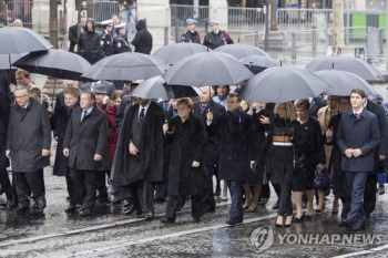 유럽·아시아 정상 만남 줄줄이 '건너뛰는' 트럼프…“아메리카 얼론“