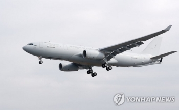 공군 첫 공중급유기 도착…전투기 작전시간 1시간 늘어난다