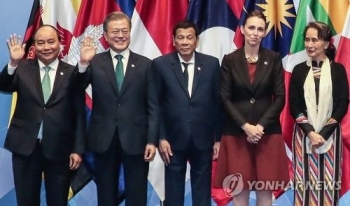 문 대통령 “북 진정성있는 비핵화 실천해 아세안 회의 참가 기대“