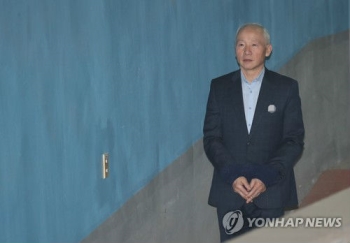 '댓글수사 방해' 남재준 2심 징역 3년6개월…“법원·검찰 우롱“