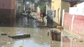 세네갈 바닷가 마을 해일 홍수 피해…지구 온난화 탓 