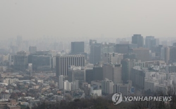 '떠나는 가을이 아쉬워'…공원·번화가 나들이객 북적