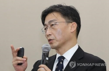 '명예 해군중령' 진급 이국종 교수 “너무 큰 영광“