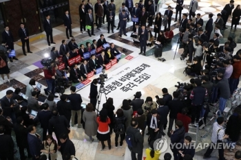 야3당, 국회서 무기한 농성…“예산안·선거제 개혁안 동시처리“