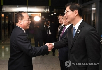 남 천해성-북 전종수, 연락사무소장 회의…“정상합의 이행 점검“