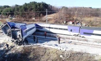 “다친 승객이 먼저 연락하라니“ KTX 후속 조치 엉망 승객 '분통'