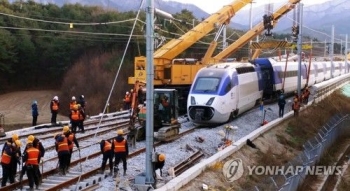 강릉선 KTX 절반 이상 복구…10일 오전 정상 운행 안간힘