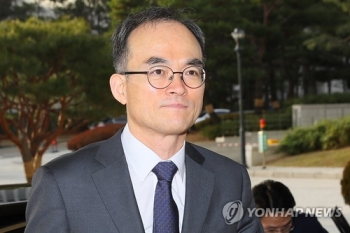 문무일, 사법농단 등 수사 불가피성 강조…“민주주의 정립 과정“