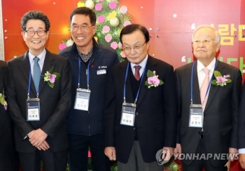 김주영-손경식, 카풀 등 공유경제 놓고 공개석상서 충돌