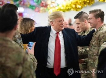 트럼프 “미국 '세계의 경찰' 계속할 순 없다…더이상 호구 아냐“