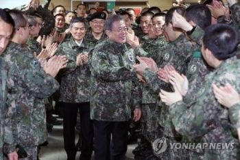 문 대통령 “남북관계 달라져도 안보 최일선 위치는 안 달라져“