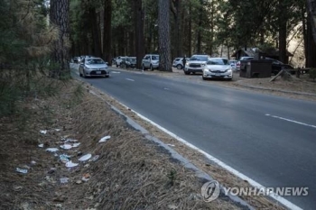 셧다운에 미 국립공원 쓰레기 '비상'…요세미티 일부 캠프장 폐쇄