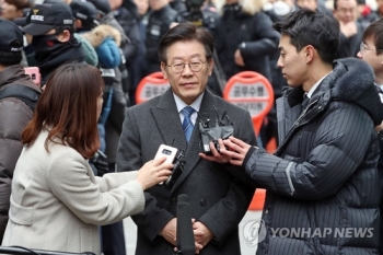 이재명 법원 출석…“사필귀정, 대한민국 사법부 믿는다“