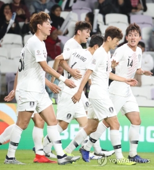 '김민재 데뷔골' 한국, 키르기스 꺾고 16강 진출