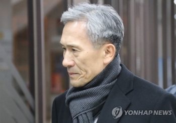 '군 댓글공작 관여' 김관진 징역7년 구형…“역사적 과오 반복“