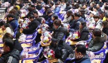 “참사없었다면 대학졸업반인데“…단원고 '눈물의 명예졸업식'