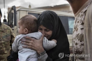 트럼프 “IS 포로 800명 데려가라“ 요구에 유럽국들 '고민되네'