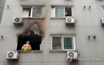 천안 오피스텔 방화…“빚 때문에 극단적 선택하려고“