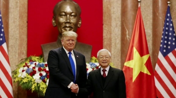 트럼프 첫 일정은 베트남 주석·총리 회담…메시지는?