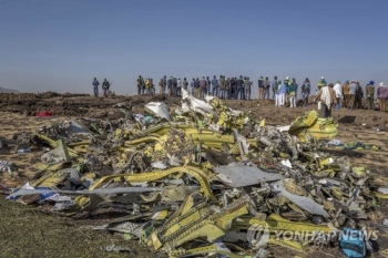 베트남 “보잉 737 맥스 8 추락원인 나올 때까지 사용허가 유보“