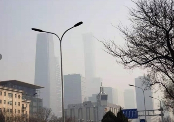 양회 끝나자 베이징에 또 스모그…“뿌연 하늘 숨막혀“