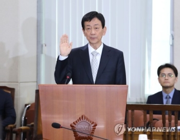 '두 정권 입각' 진영 청문회…야 “정체성 궁금“ 여 “소신 존경“