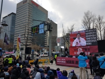 서울 도심서 낙태죄 찬반집회…“태아도 생명“ vs “폐지해야“