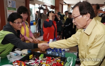 이해찬 “강원산불 이재민, 빨리 안정적 거처 옮기도록 최선“