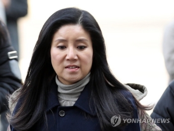 케어 박소연 대표 영장심사…“구조동물 안락사 불가피“ 되풀이