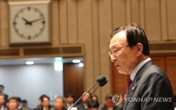 이해찬, 진영 만나 “세종3청사 대통령 집무실 설치 검토해달라“