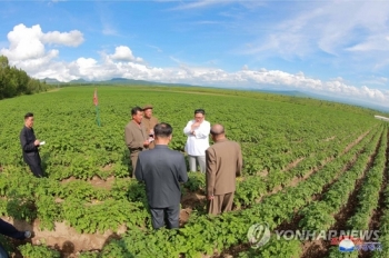 북, 자력갱생으로 식량난 돌파의지…“곡물 심을 새 땅 찾아라“