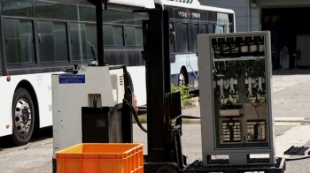 잦은 고장에 방치·폐차…애물단지 된 '무선충전 전기버스'