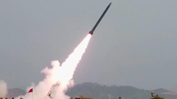 북한, 5일 만에 또 쐈다…“단거리 미사일 추정 2발 발사“