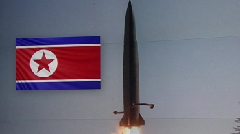 군·국정원 “과거와 다른 신형 무기“…'탄도미사일' 판단 유보
