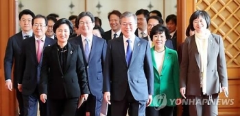 청·여야4당 “대통령-5당 즉각 회담“…한국당 “일대일 회담“