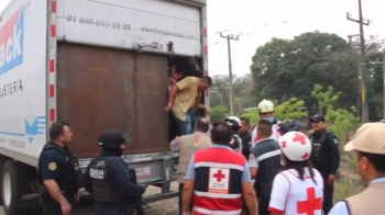 [해외 이모저모] 멕시코서 불법 이민자 142명 실은 트럭 적발 
