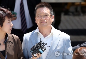 윤중천, '김학의 사건'으로 6년 만에 재구속…성폭행 수사 급물살